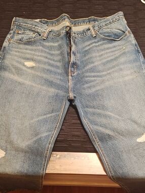 Distressed 541 Levi's Jeans